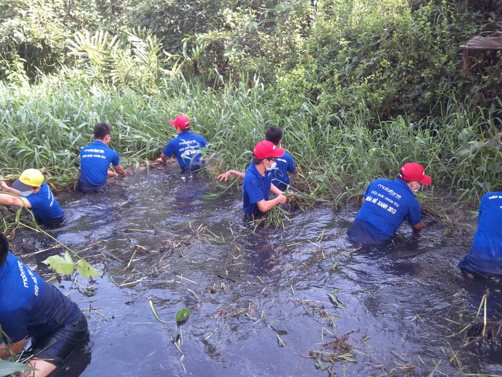 Волонтёрская акция «Синее лето» в отдалённых районах провинции Даклак - ảnh 3
